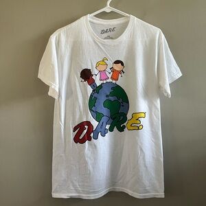 D.A.R.E.‎ Graphic Tee Colorful retro Men’s small